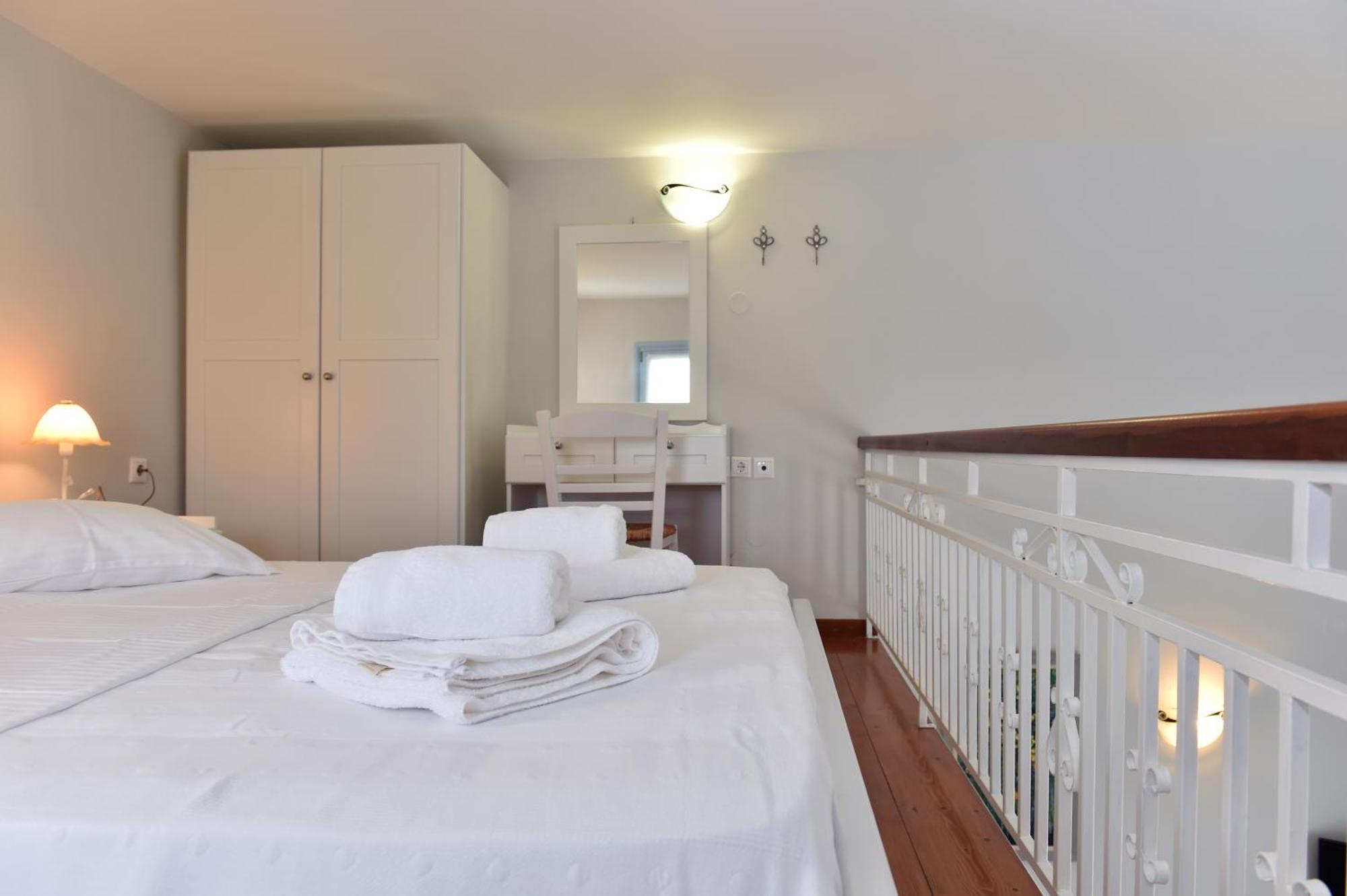 Tonia Apartments Paros Хриси-Акти Экстерьер фото